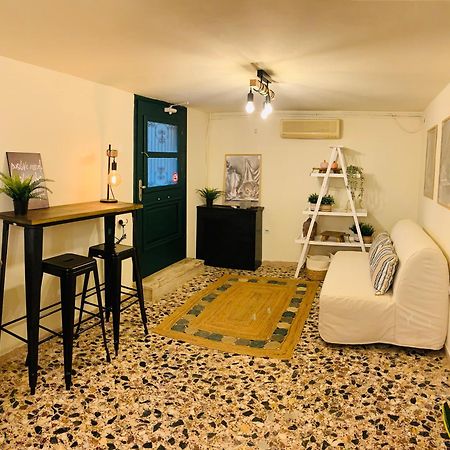 Airport Cottage House 아르테미다 외부 사진