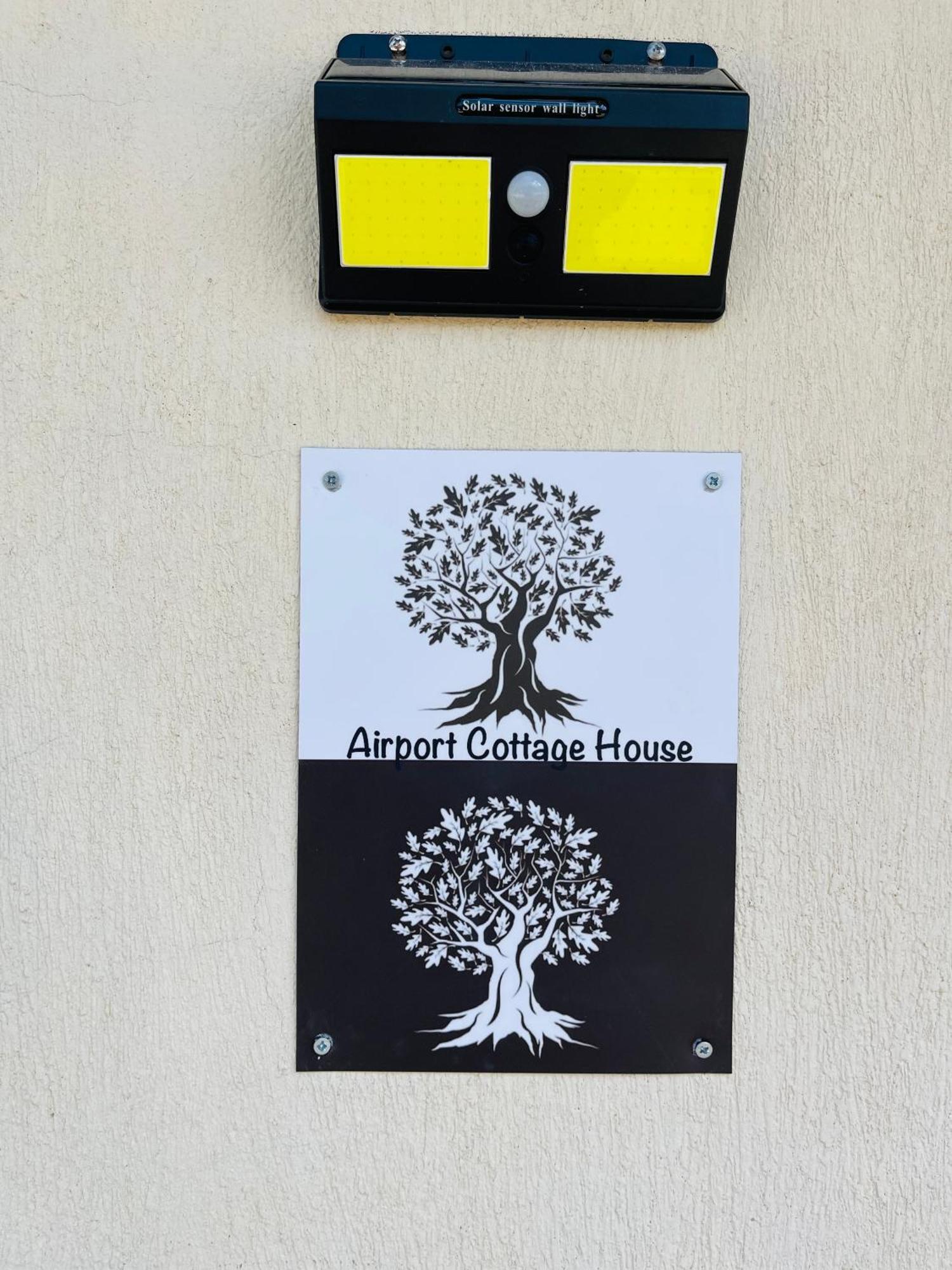 Airport Cottage House 아르테미다 외부 사진